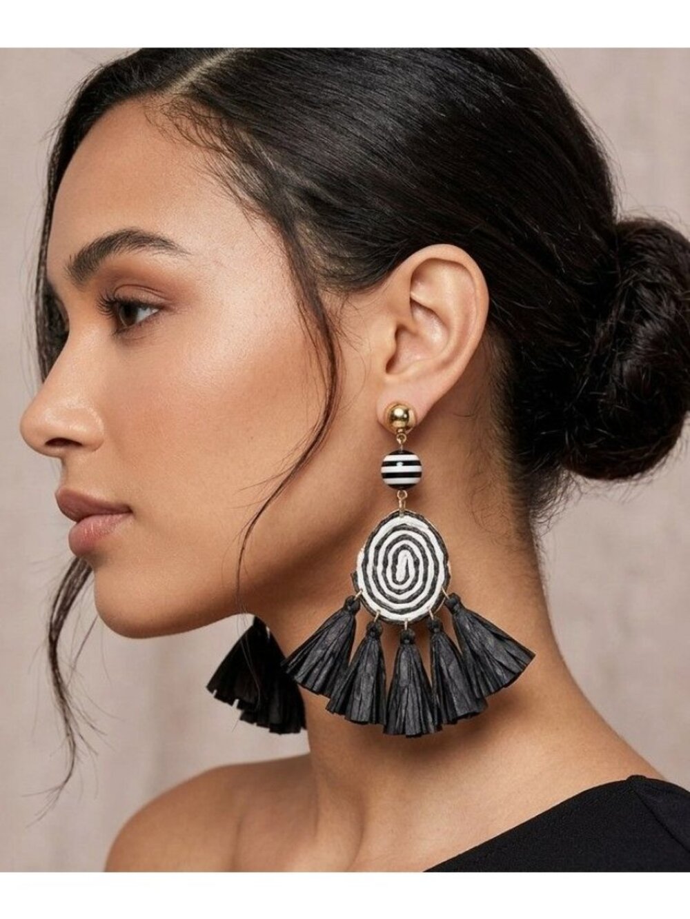 Straw & Raffia Dangle Drop Earrings - Picture 1 of 3